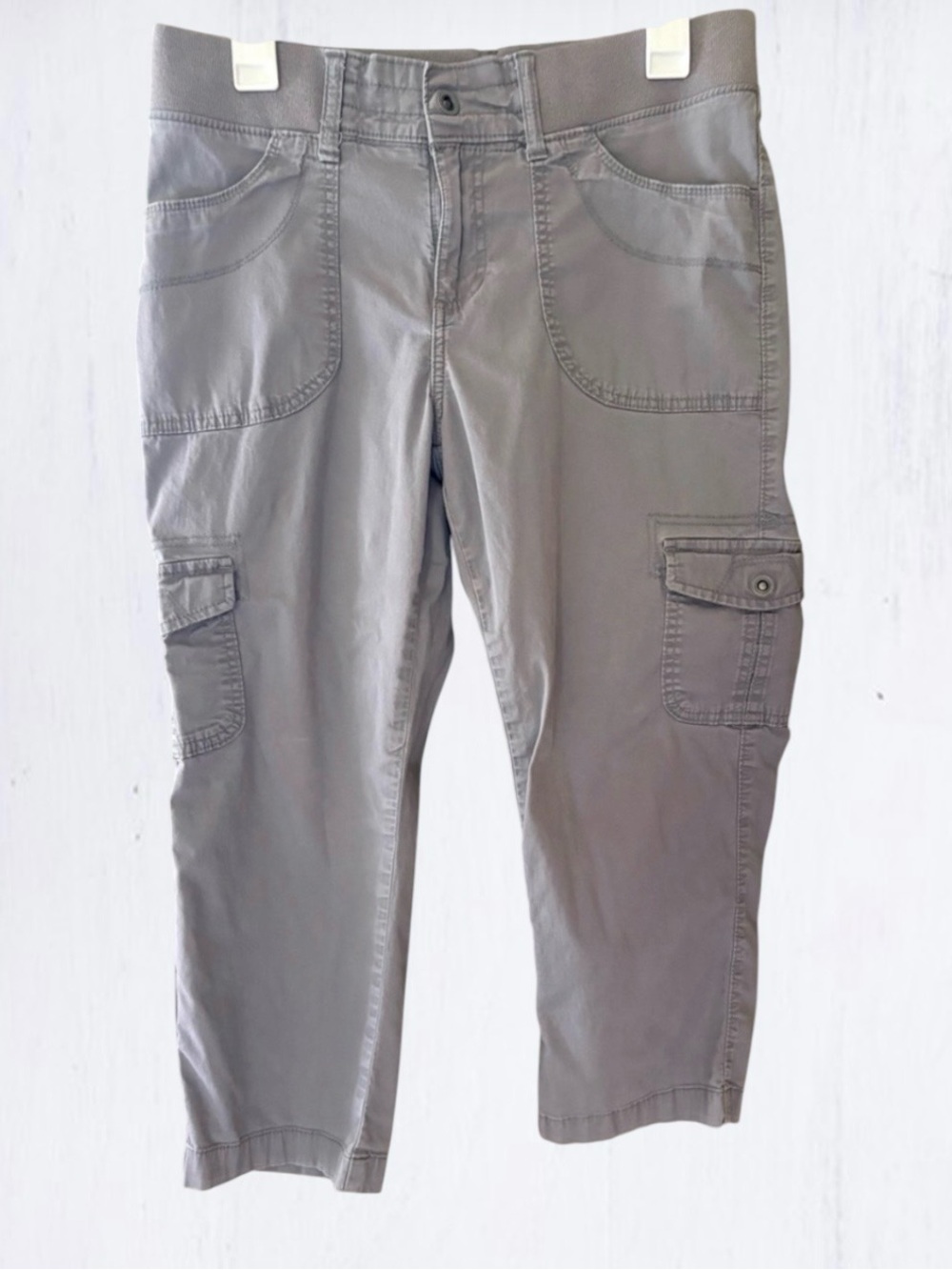 Lee Relaxed Fit Mid-Rise Women’s Capri Pants in Gray Size 8